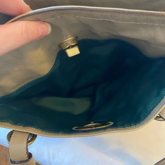 GUC Coach Chelsea Vintage Turnlock Tote - Picture 3 of 13